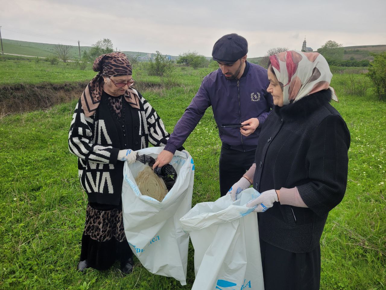 Во всех сельских поселениях района прошли субботники, а в сёлах Али-Юрт.