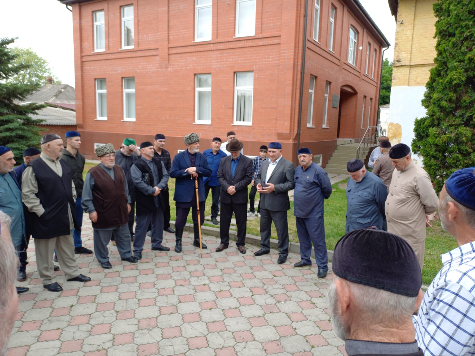 Встреча с имамом и старейшинами сельского поселения Долаково.