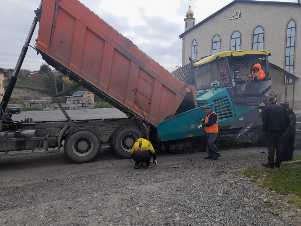 В с.п.Яндаре отремонтируют центральную дорогу.