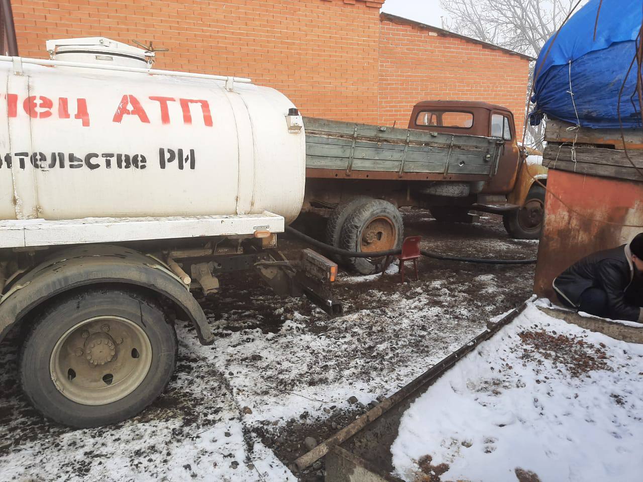 Жителем с.п. Гейрбек-Юрт организовали подвоз воды.