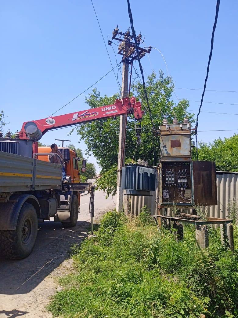 В селе Гази-Юрт по улице Школьная решили проблему с электричеством.