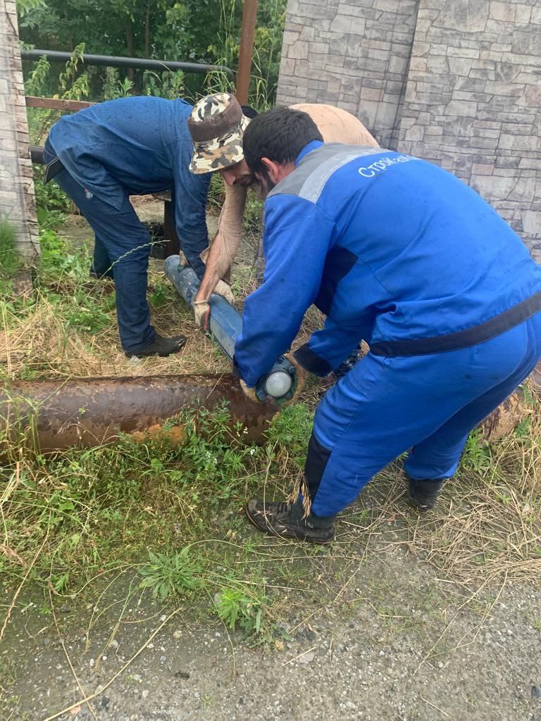 Половина села Экажево осталась без воды из-за ремонтных работ.