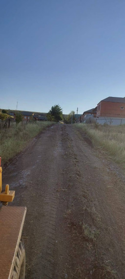 В селе Барсуки начался долгожданный ремонт дорог. В селе Барсуки начался долгожданный ремонт дорог.