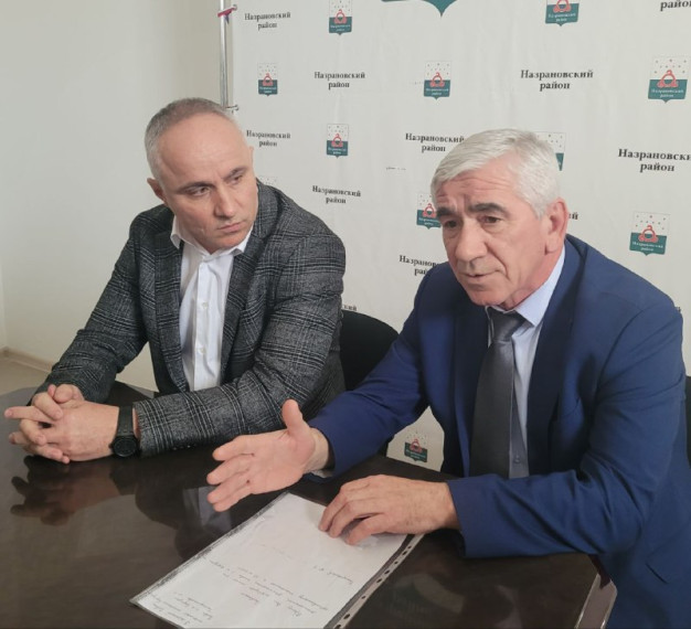 Магомед-Башир Куриев стал новым главой сельского поселения Барсуки . Магомед-Башир Куриев стал новым главой сельского поселения Барсуки .