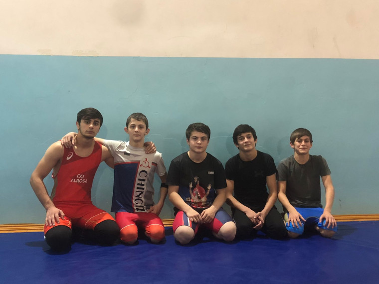 Ребята с с.п.Долаково поборются за пояс Калоя Картоева!. Ребята с с.п.Долаково поборются за пояс Калоя Картоева!.