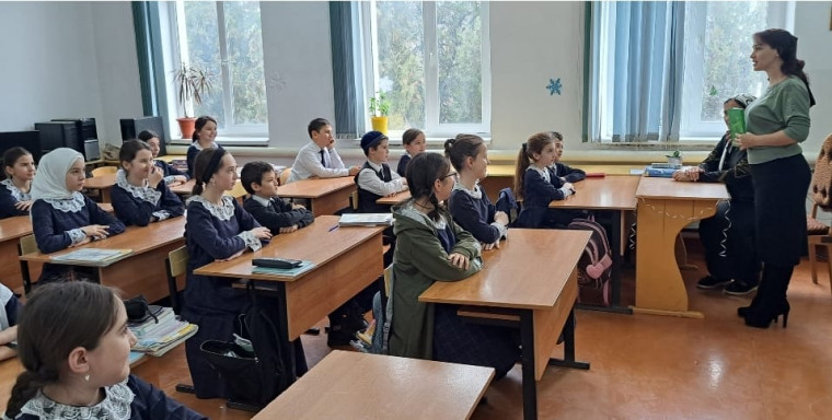 Лекция "Наш мир без терроризма" прошла в с.п.Плиево. Лекция "Наш мир без терроризма" прошла в с.п.Плиево.