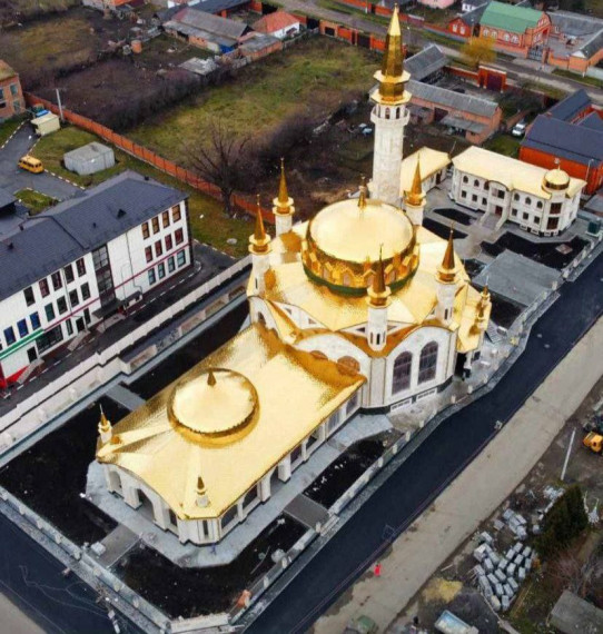 В сельском поселении Али-Юрт реконструировали старую мечеть. В сельском поселении Али-Юрт реконструировали старую мечеть.