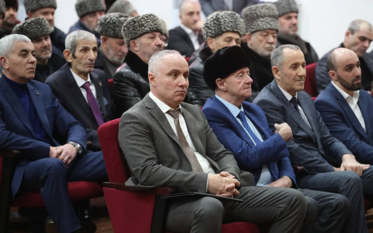 Глава Назрановского района отчитался о проводимой работе на территории Назрановского района перед Главой Республики Ингушетия Махмут-Али Макшариповичем Калиматовым и жителями района. Глава Назрановского района отчитался о проводимой работе на территории Назрановского района перед Главой Республики Ингушетия Махмут-Али Макшариповичем Калиматовым и жителями района.