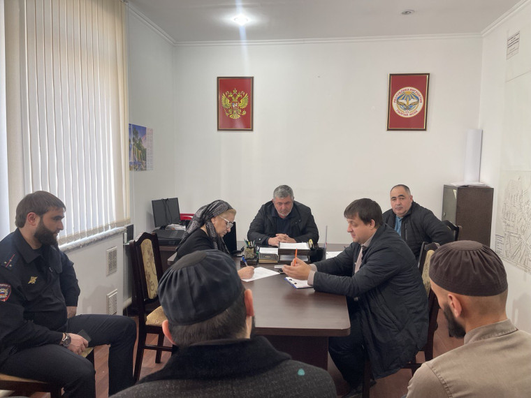 В с.п.Яндаре обсудили проблему невозможности оформить банковские карты ранее осужденных в терроризме и экстремизме. В с.п.Яндаре обсудили проблему невозможности оформить банковские карты ранее осужденных в терроризме и экстремизме.