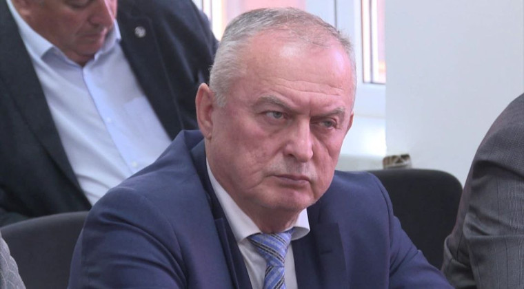 Муса Муталиев сложил полномочия главы Назрановского района по собственному желанию. Муса Муталиев сложил полномочия главы Назрановского района по собственному желанию.
