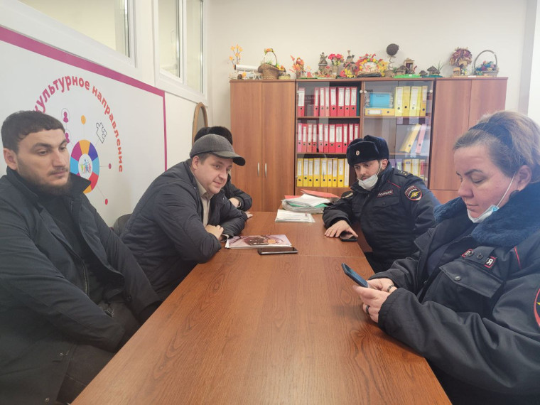 Сотрудники отдела АТД совместно с сотрудниками ОПДН по Назрановскому району посетили общеобразовательные учреждения. Сотрудники отдела АТД совместно с сотрудниками ОПДН по Назрановскому району посетили общеобразовательные учреждения.