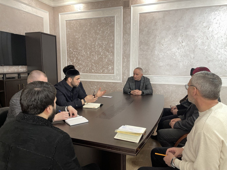 Глава Назрановского района провел рабочее совещание с руководителями подведомственных учреждений. Глава Назрановского района провел рабочее совещание с руководителями подведомственных учреждений.