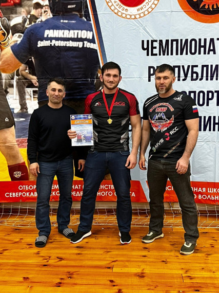 На прошедшем Чемпионате и Первенстве РИ по панкратиону спортсмены бойцовского клуба «Эскар» сельского поселения Яндаре заняли 25 призовых мест. На прошедшем Чемпионате и Первенстве РИ по панкратиону спортсмены бойцовского клуба «Эскар» сельского поселения Яндаре заняли 25 призовых мест.