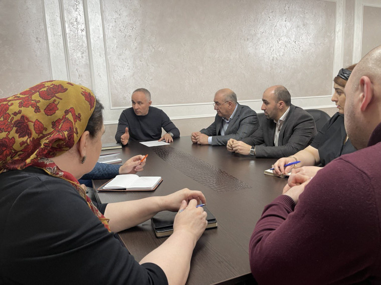 В администрации Назрановского района прошло совещание. В администрации Назрановского района прошло совещание.