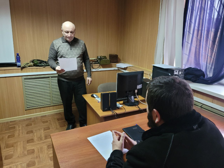 Начальник отдела по делам ГО и ЧС прошел обучение, по программе гражданской обороны и ЧС. Начальник отдела по делам ГО и ЧС прошел обучение, по программе гражданской обороны и ЧС.