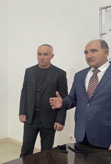 Коллективу администрации представили нового главу Назрановского района. Коллективу администрации представили нового главу Назрановского района.