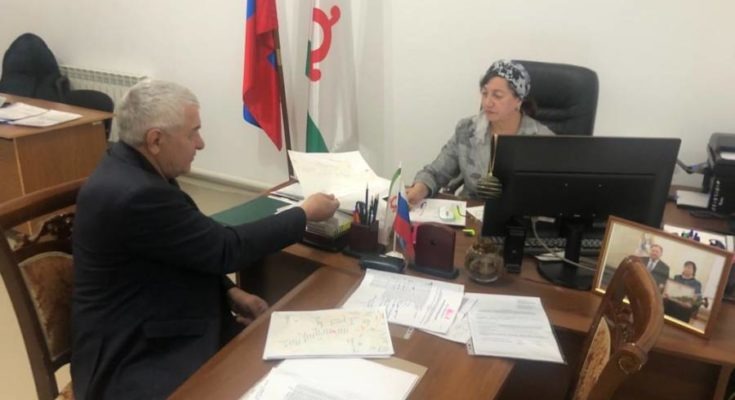 ТИК Назрановского района начал активную работу по уточнению избирательных границ на территории района. ТИК Назрановского района начал активную работу по уточнению избирательных границ на территории района.