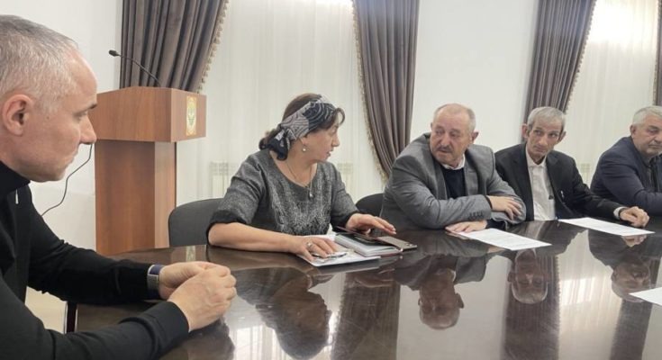 В администрации Назрановского муниципального района под председательством главы Назрановского района Измайлова Амирхана прошло расширенное совещание по вопросам связанными с военной службой и выборов в представительные органы муниципальных образований. В администрации Назрановского муниципального района под председательством главы Назрановского района Измайлова Амирхана прошло расширенное совещание по вопросам связанными с военной службой и выборов в представительные органы муниципальных образований.