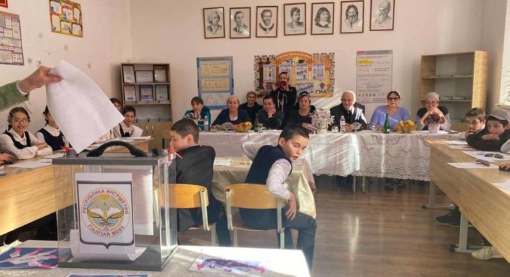 Председатель территориальной комиссии Назрановского района Хаутиева Эсет Орцхоевна приняла участие в мероприятии ко Дню молодого избирателя в с.п. Сурхахи. Председатель территориальной комиссии Назрановского района Хаутиева Эсет Орцхоевна приняла участие в мероприятии ко Дню молодого избирателя в с.п. Сурхахи.