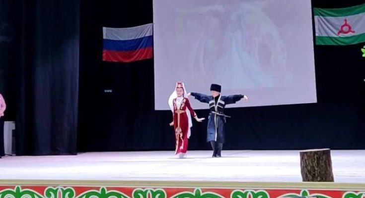 В Филиале ДК с.п. Гази-Юрт провели ежегодный отчетный концерт по итогам работы за 2022 год «ЭХЬ,ЭЗДЕЛ,ЯХЬ». В Филиале ДК с.п. Гази-Юрт провели ежегодный отчетный концерт по итогам работы за 2022 год «ЭХЬ,ЭЗДЕЛ,ЯХЬ».