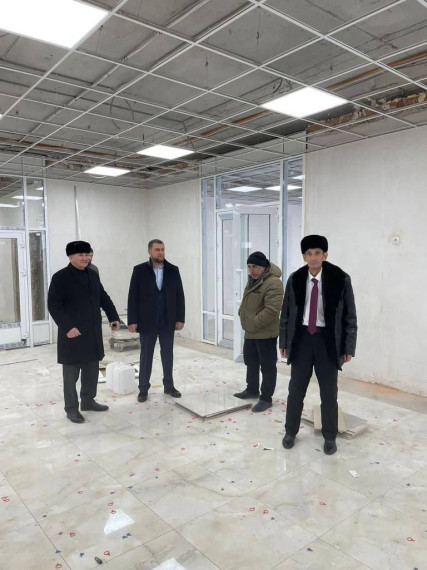«Партийный десант» проинспектировал ход строительства школы в с.п. Сурахахи. «Партийный десант» проинспектировал ход строительства школы в с.п. Сурахахи.