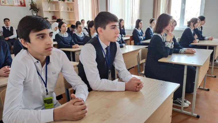 Со школьниками СОШ N° 1 поговорили о вреде наркотиков в ДК с.п. Плиево. Со школьниками СОШ N° 1 поговорили о вреде наркотиков в ДК с.п. Плиево.