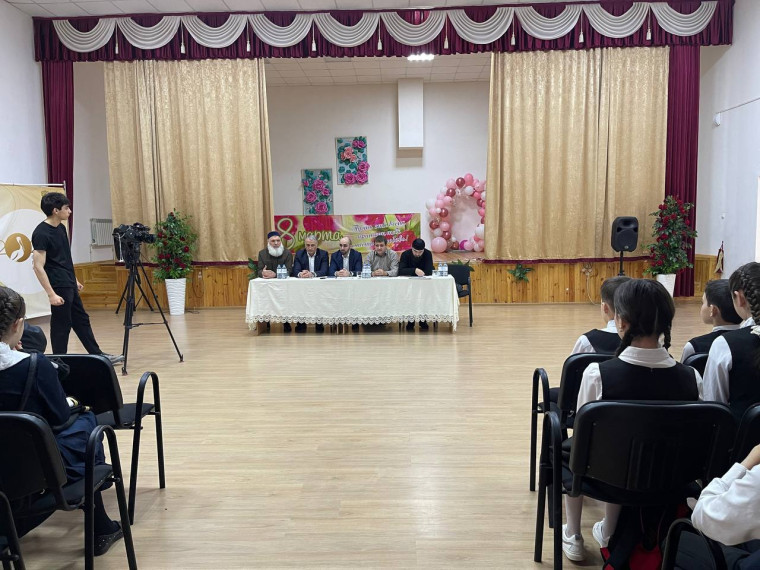 В Экажево провели встречу со школьниками по антинаркотической и антитеррористической направленности. В Экажево провели встречу со школьниками по антинаркотической и антитеррористической направленности.