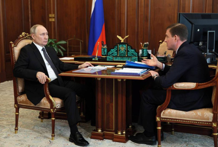 Владимир Путин поддержал предложения Андрея Турчака выравнять денежное довольствие и меры поддержки для всех участников СВО. Владимир Путин поддержал предложения Андрея Турчака выравнять денежное довольствие и меры поддержки для всех участников СВО.