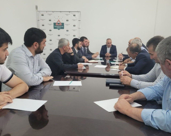 Под руководством главы района прошло совещание по ранее учтённым объектам. Под руководством главы района прошло совещание по ранее учтённым объектам.